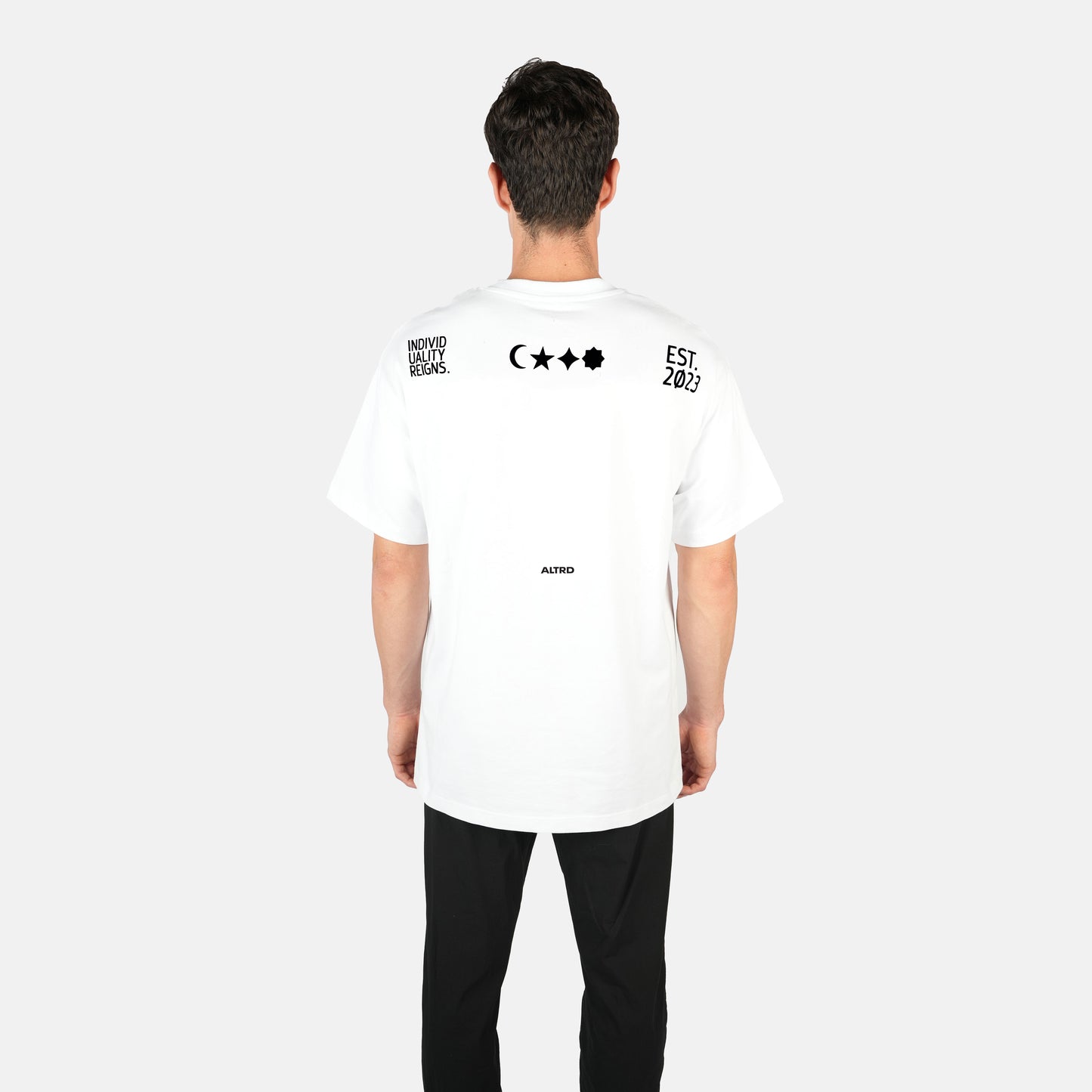 WHITE SIGNATURE OTTOMAN GRAPHICS T-SHIRT